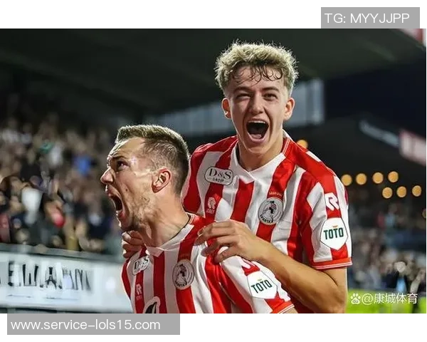 埃因霍温主场迎战赫拉克勒斯争夺联赛重要积分之战